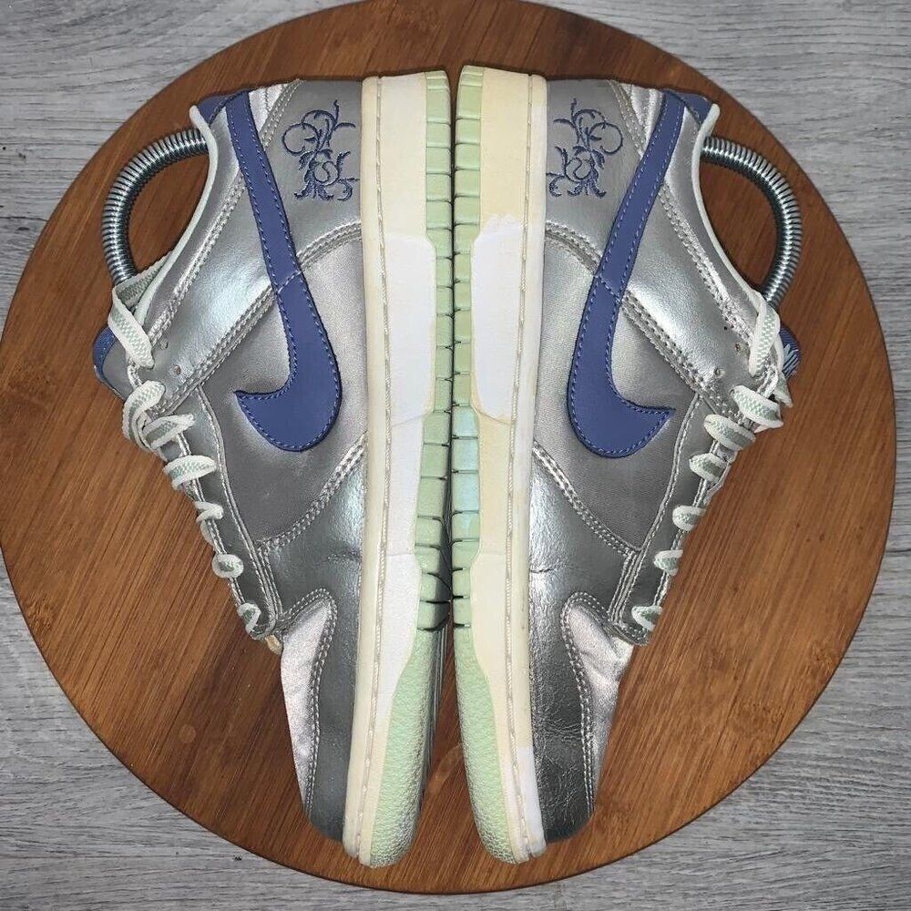NIKE Dunk Low Floral Shoes GS 6Y Womens 7.5 309601-042 Metallic Silver Blue Moon - Picture 8 of 16